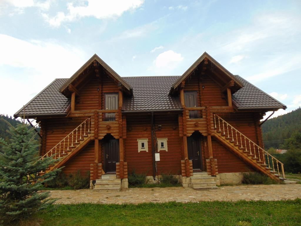Leoslav Apartments Татарив Екстериор снимка